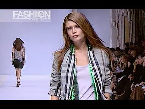 BURBERRY Spring Summer 2003 London - Fashion Channel