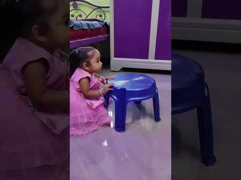 அப்பாவின் வேஷ்ட்டியை பீரோவில் இருந்து புத்திசாலிதனமாக எடுத்து தரும் ருத்திகா பாப்பா 😘😘😘😘❤