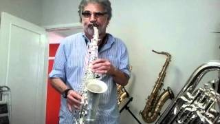 Raul Mascarenhas tocando Borgani