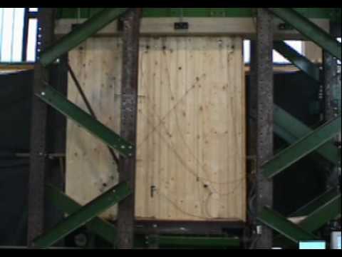 Strižni preizkus stene KLH iz križno lepljenega lesa