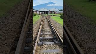 Download lagu Proses sebelum kereta api keluar dari depo harus pindah jalur dahulu. mp3