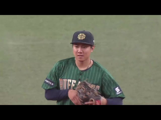 【6回表】投手を救う好守!! バファローズ・宜保翔 華麗なグラブトスでアウトを奪う!!  2023年8月16日 オリックス・バファローズ 対 福岡ソフトバンクホークス