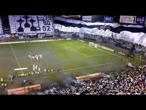 "[HD] Recibimiento con mosaico: Olimpia 2 vs. Fluminense 1 - Copa Libertadores 2013" Barra: La Barra 79 • Club: Olimpia • País: Paraguay