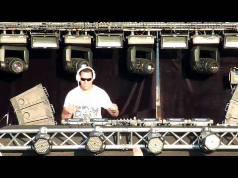 Tiesto @ Cacao Beach 2011 ( Allure Feat. Jes - Show Me The Way )
