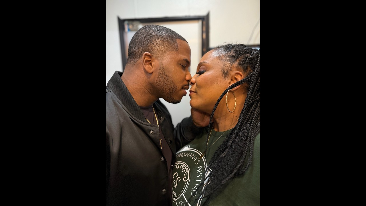 When Amber catches Shana and John locking lips!