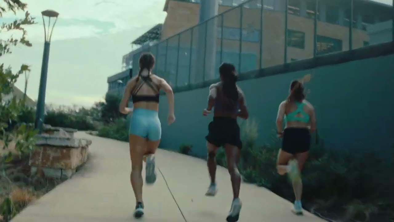 Garmin | Serie Forerunner 165 con display AMOLED