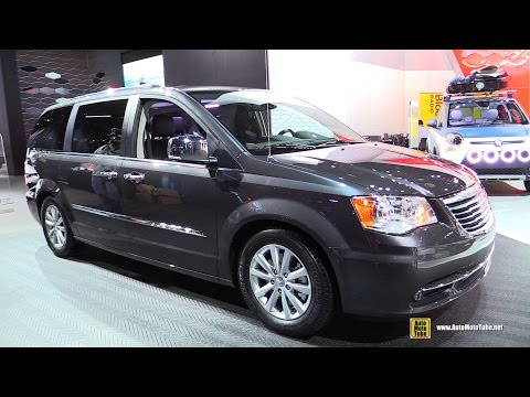 2015 Chrysler Town & Country Limited Platinum - Ext, Interior Walkaround - 2015 Detroit Auto Show