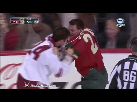 Kyle Chipchura vs Zenon Konopka Mar 27, 2013
