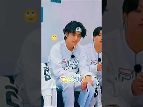 V and Jin Fighting with Eyes 🤣 meanwhile rm 😕 hobi : 🤨