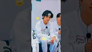 V and Jin Fighting with Eyes 🤣 meanwhile rm 😕 hobi : 🤨