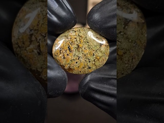 حجر عقيق طحلبي طبيعي