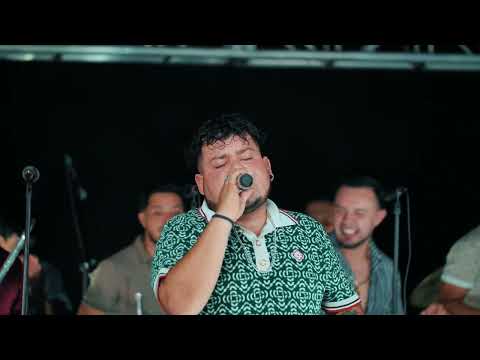 La Chiquilla - Banda El Coronel En Vivo