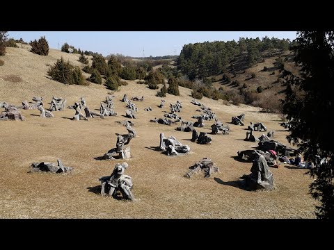 Mahnmal gegen den Krieg: Das Figurenfeld bei Eichstätt