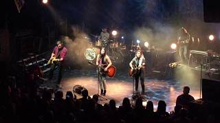 Maddie &amp; Tae Performing &quot;Waitin&#39; On A Plane&quot; Live @ KOKO, London