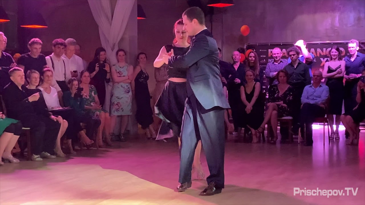 Alex Krupnikov & Ekaterina Lebedeva, Alberto Echagüe-La Bruja