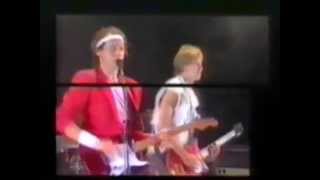 Dire Straits - Paul Hogan show Sydney, 1983 (poor picture)