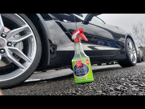 Using Griots 3 in 1 Ceramic Spray Wax on a Black Corvette Stingray