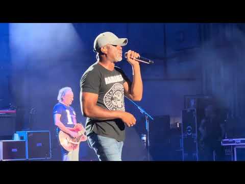 Hootie and The Blowfish “Miss California” Live at PNC Bank Arts Center
