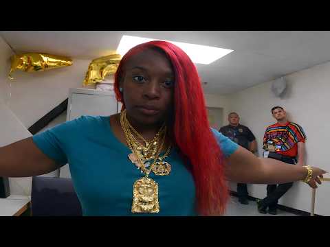 Sam’s Club Employee Steals Over $100K & Blows It on Gold Chains