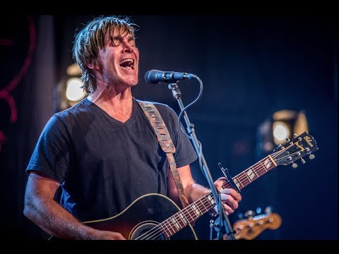 Jack Ingram Performs 