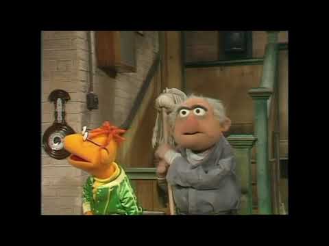The Muppets - Scooter's Debut