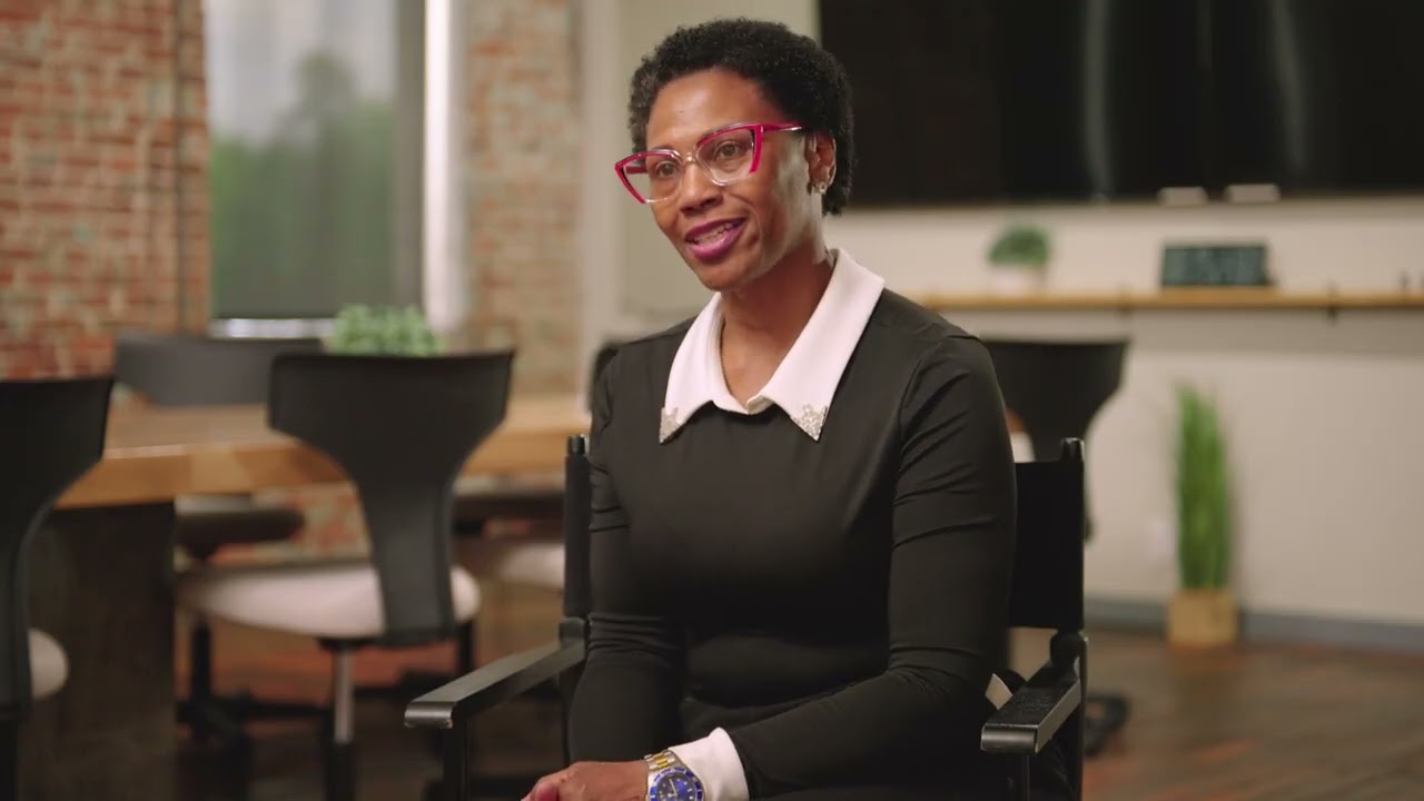 More Than Banking: Valeria’s Curis Financial Story