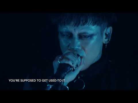 Videoclip de Behind a Vacant Image — Dir en grey