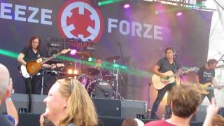 DE KAST :  ' DE CIRKEL - DE IDEALE VROUW '