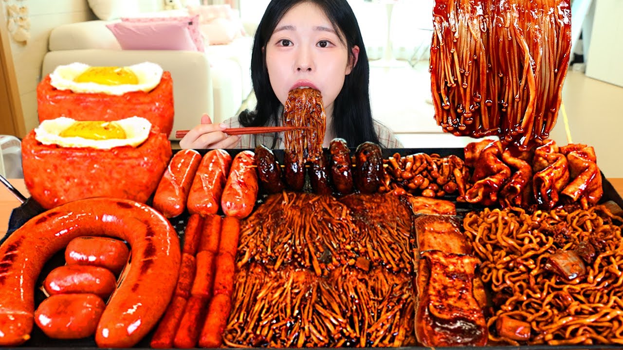 ASMR MUKBANG| 직접 만든 불닭 짜장 버섯 스팸 소세지 먹방 & 레시피 SPICY MUSHROOMS AND FIRE NOODLES EATING