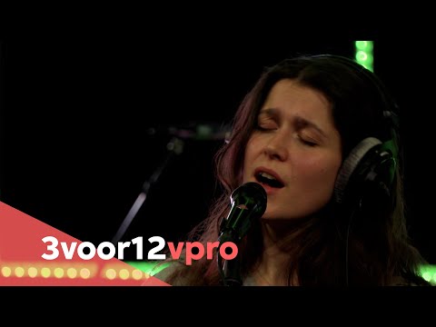 Pitou - 'Knife' & 'Big Tear' Live @ 3FM (VoorAan)