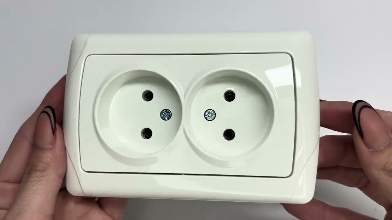 Розетка двойная б/з VIKO Carmen белая 90561055