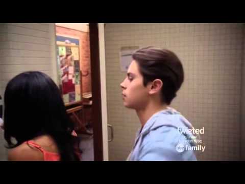 Jake T. Austin - The Fosters S01E03
