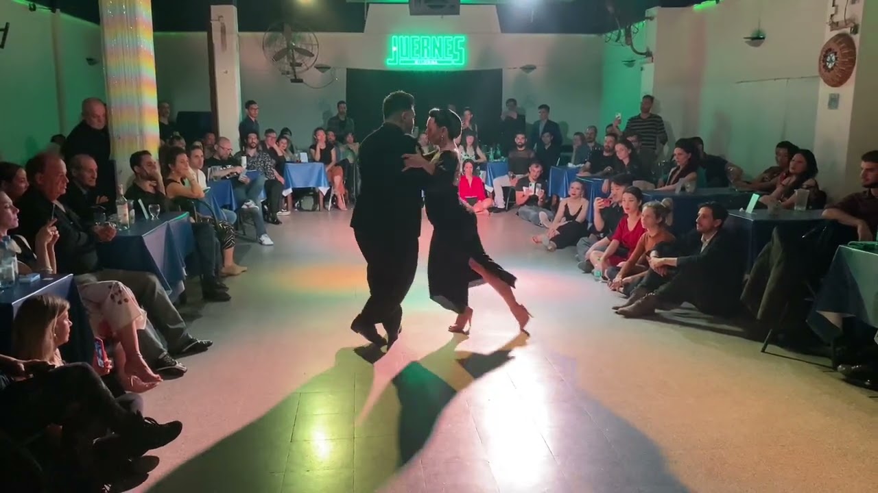 Sebastian Bolivar y Cynthia Palacios - Campeones mundiales de Tango Saloón 2022- (1/2)