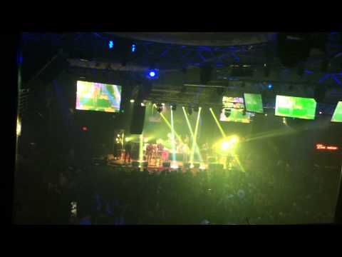 Los Reyes Locos En Vivo Desde El Escapade 2001 En Houston Tx. El Ascensor..By Lugy Martinez.