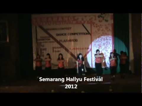 Xena Aurora   Let's Do It! & Bang! Remix ver  at SHF 2012