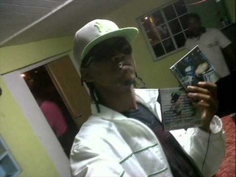 Gito Lyrical ft Benja-/+ - Kapuchon{Best Of Best Records}