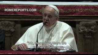 Pope to priests and religious: Don't fear challenges, instead fear faith without challenges
