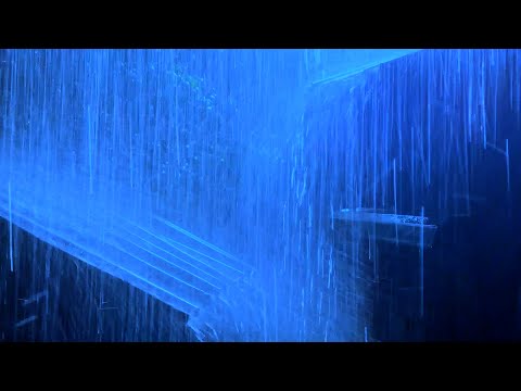 Dimentica L'insonnia e L'ansia per Dormire con Forti Piogge e Tuoni Intensi sul Tetto di Notte