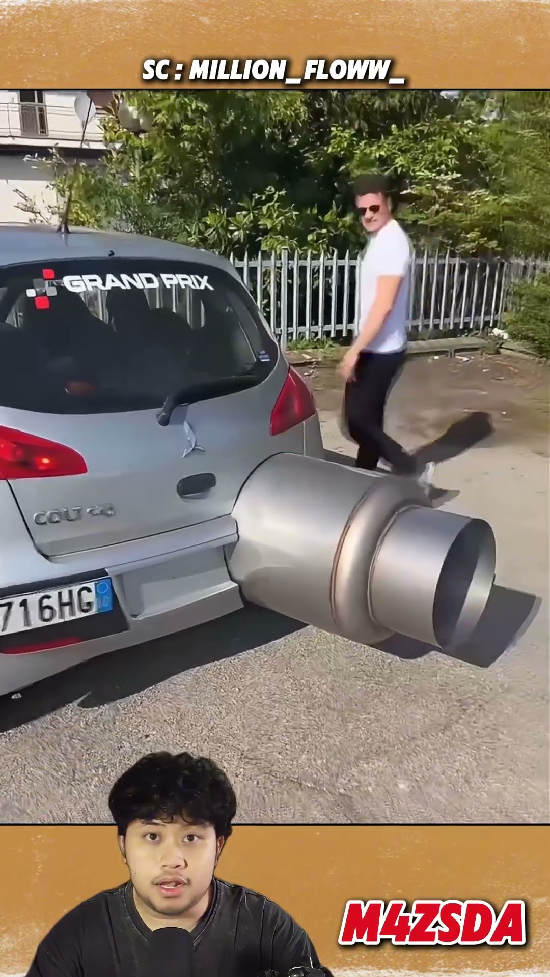 Siapa yang mau coba mobil dengan kenalpot raksasa ini? Suara bisingnya bikin penasaran! 😄🚗