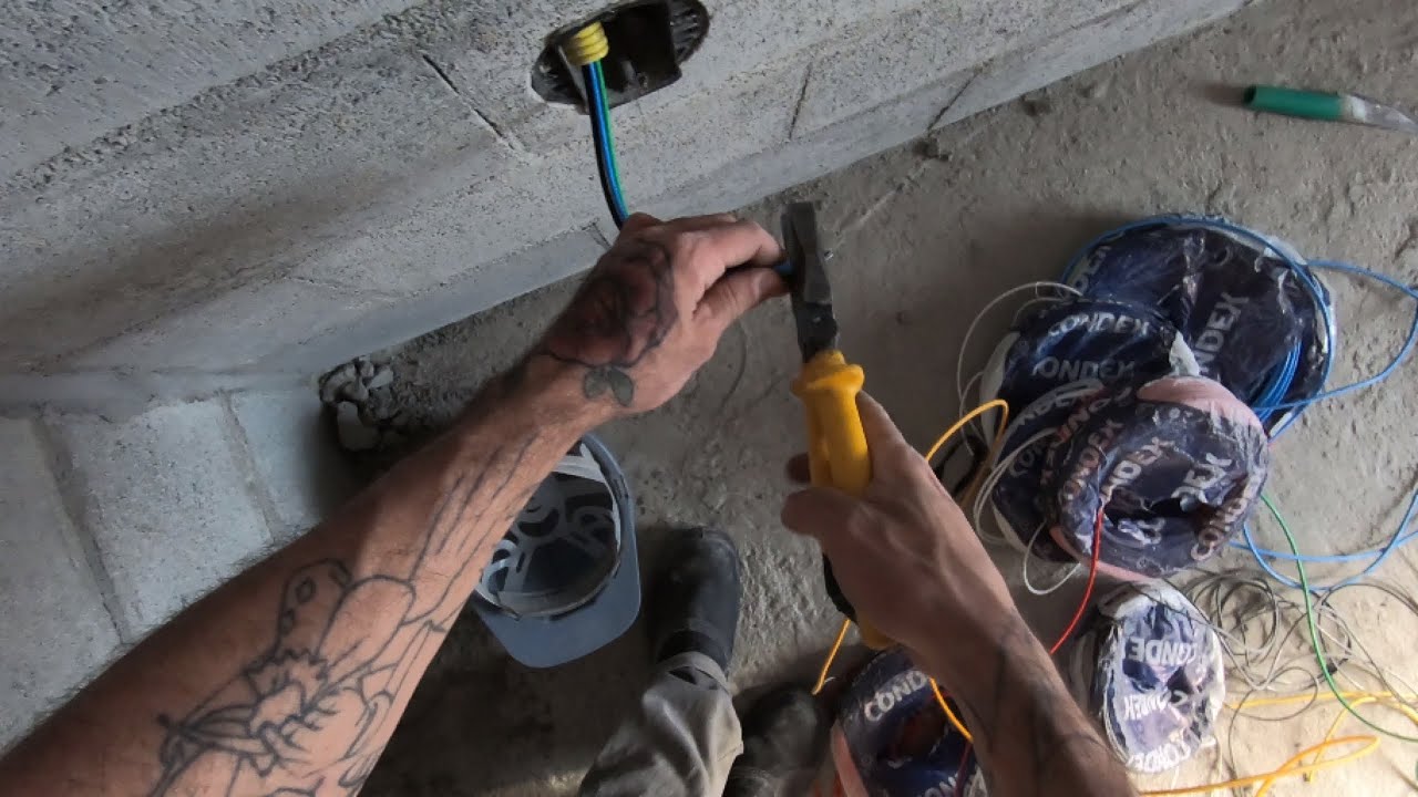 Instalação elétrica- a melhor vídeo aula de todos os tempos,na prática direto da obra.