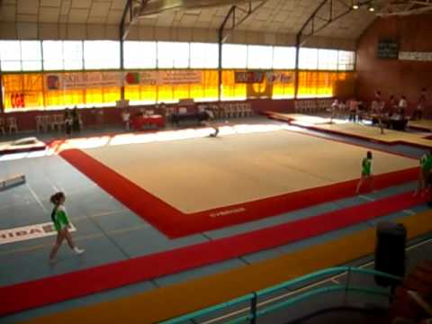 Berta, Aina i Anna fent salt  AE Casp