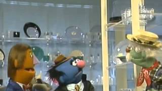 Sesame Street - Simon Soundman at the china shop