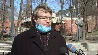 Харківські активісти одягли на пам’ятник медичну маску