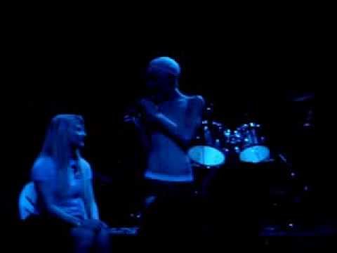 Justinface - There's a Bomb in the Building (Live) (2009)