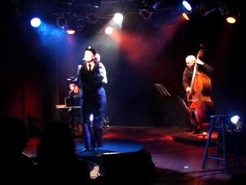 Bia Sion - Blue Moon/ Moonglow