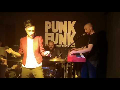 Paola Russo - Non è colpa mia (live)   Punk Funk   Palermo   2019