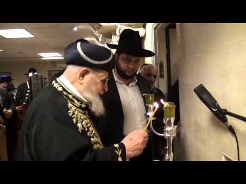 מרן הרב עובדיה יוסף הדלקת נר רביעי  שלישי כז כסלו תשעג MARAN RABBI OVADIA YOSEF