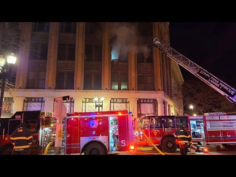 Crews battle Lynn fire