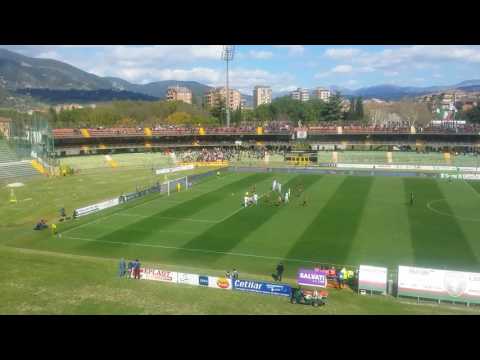 Ternana-Avellino il gol di Avenatti