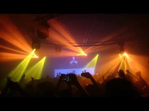 Start of seb fontaine's set @ cream grand finale